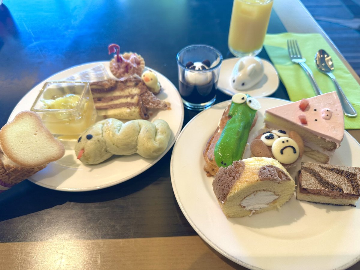 suzumerankop's tweet photo. ヒルトンのアニマルスイーツビュッフェいってきた🐰
かわいくておいしい🐼 https://t.co/5rIa1kHAPX