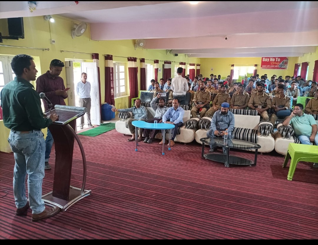 CO 3 J&K NCC, Baramulla interacted with the cadets of GHSS Sopore and inspired them to excel.He later presented a TT Table to the school to inculcate sportsmanship and leadership qualities.