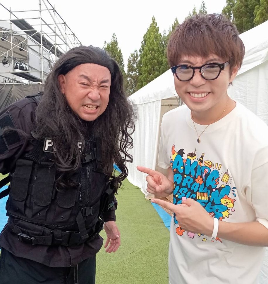 rgizubuchi's tweet photo. 秋田県潟上市元木山公園
秋田CARAVAN MUSIC FES2023で
高橋優さんと共闘！
フェス会場に大音量で流れるVIVANTテーマにのせてRGチンギス出てくる演出ヤバすぎた！
会場に乃木はいませんでした。
#ACMF2023 https://t.co/MsOSVEIEqu