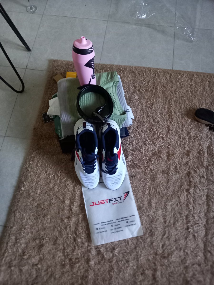 bajabiri's tweet photo. Masta @Aron86886364 ametembelea #JustFit Mbezi Beach Rainbow amenunua all these goods kwa #NusuBei.

Ofa inaisha #EndOfSeptember.

Karibuni https://t.co/De7X1wJzc6