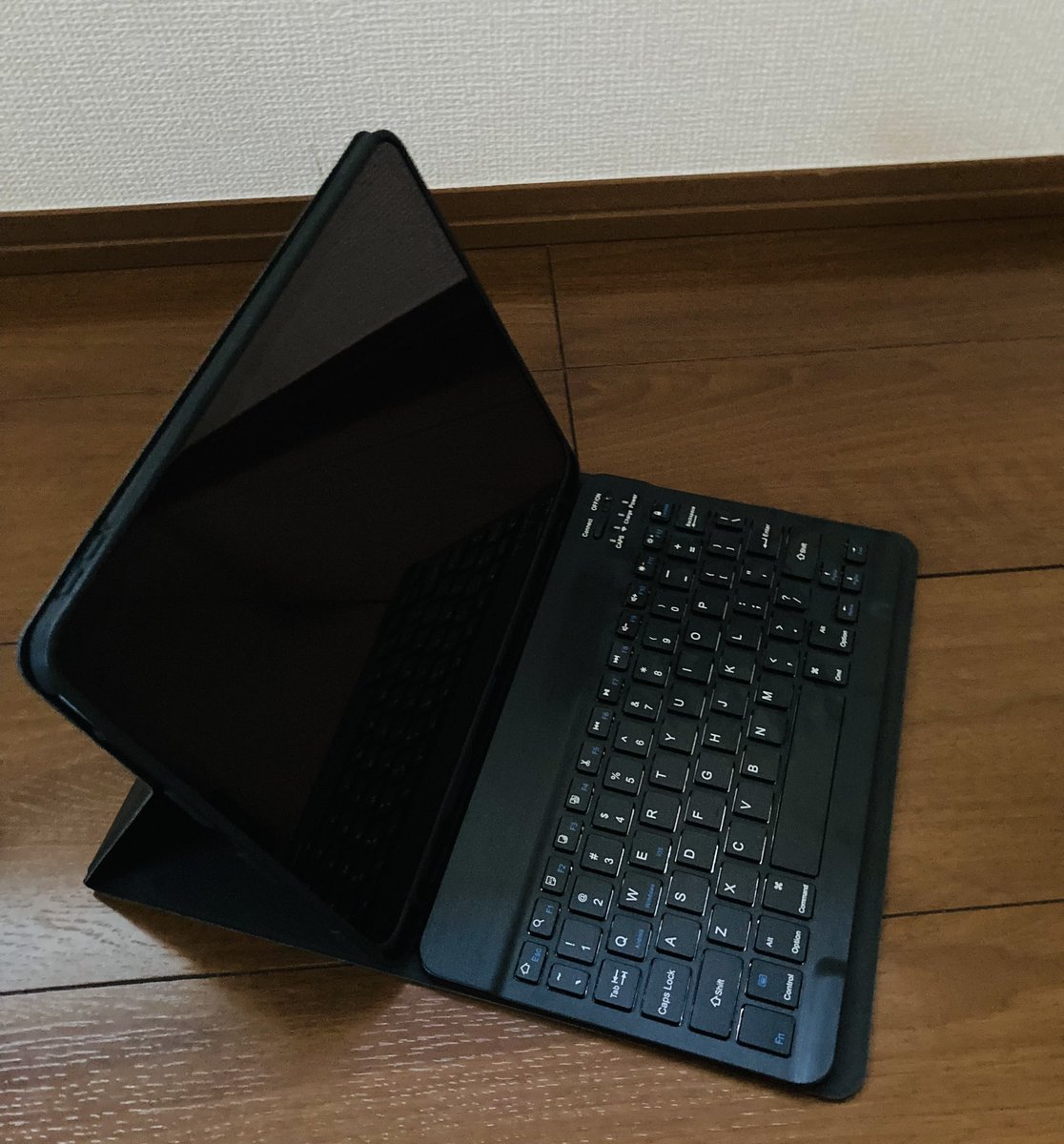 tanakabooks's tweet photo. ついに、ブログ収入だけでiPad Air（4世代）買っちゃいました！

ブログ始めた頃からの夢が一つ叶いました💮

次の目標はブログ収入だけでドラム式洗濯乾燥機です👍

#ブログ初心者 #ブログ書け #ブログ仲間と繋がりたい #ブログ仲間募集中 #blog https://t.co/lPbkZeyU0k