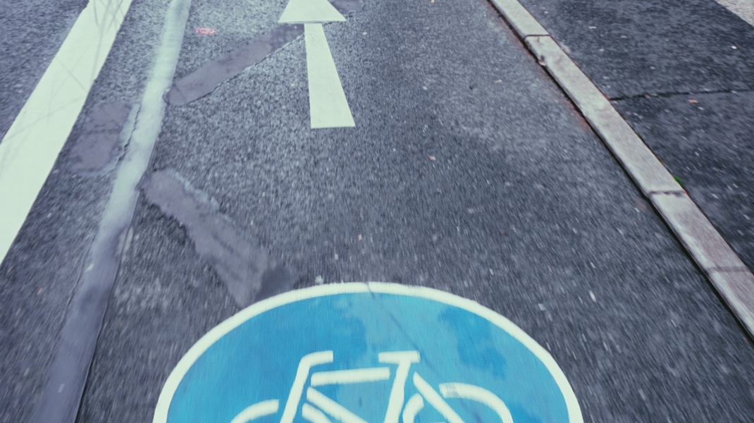 Am kommenden Dienstag, dem 19.09.23, lädt der ADFC Wuppertal / Solingen zu einer Keynote mit  Podiumsdiskussion ein. Sprecher ist Prof. Jürgen Gerlach von der BU Wuppertal. Alle Infos:  talradler.de/veranstaltungs…