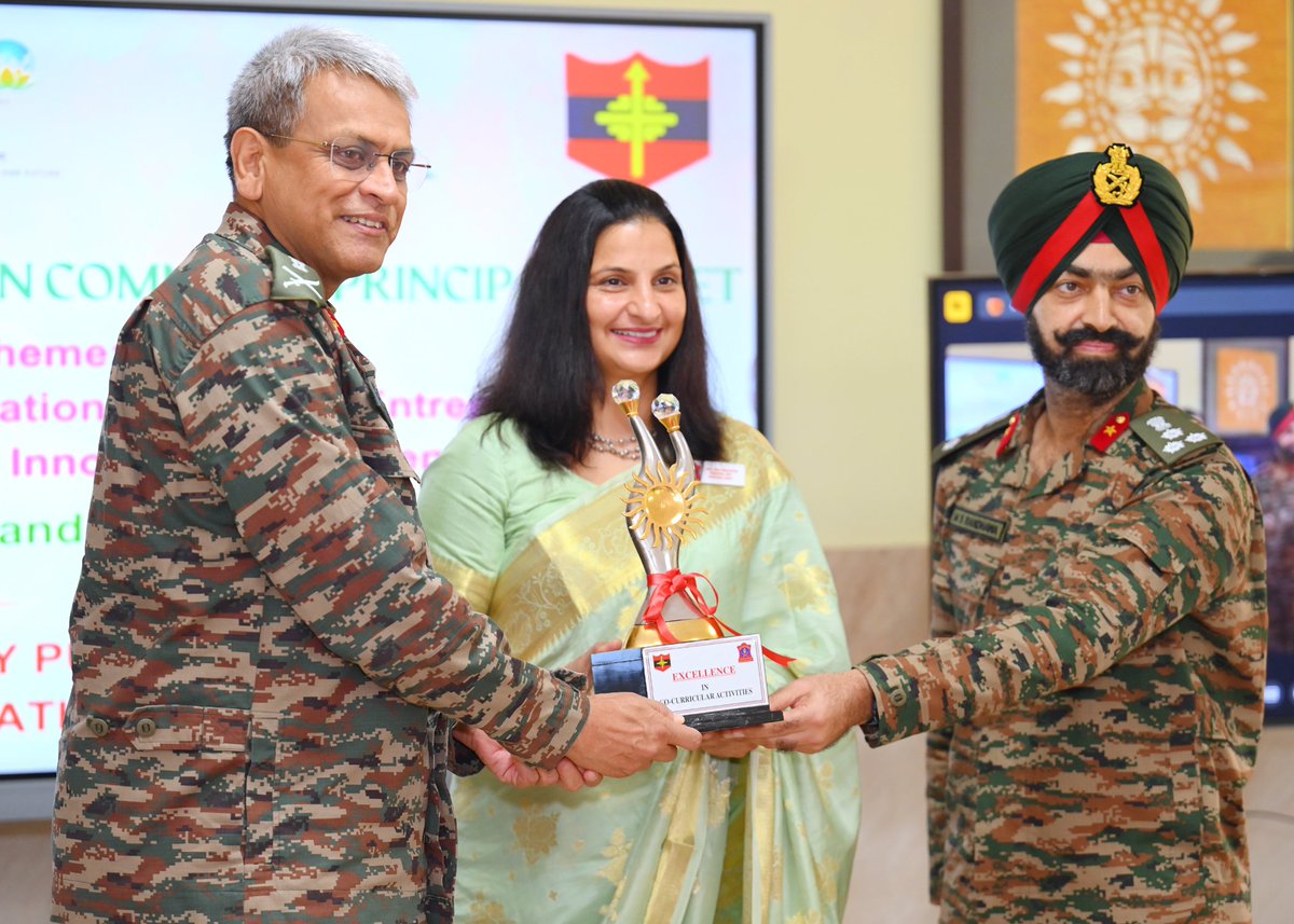 ProDefLko's tweet image. ‘Reinventing Education- Nurturing Entrepreneural Skills and Innovation in Students’ was the selected theme for this year.

#AWES

(2/2)