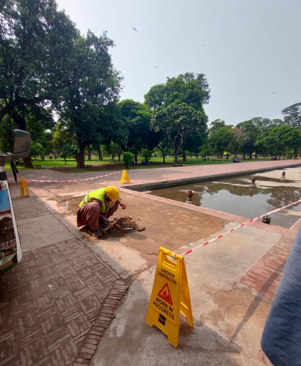 WCLA has Initiated the repairs of damaged floors at Terrace 1 Shalimar Garden on the basis of site evidences and consultation with archeology team. @dailytimespak @ARYNEWSOFFICIAL @city42 @MohsinnaqviC42 @DalrympleWill @TahirKamran1 @Dawn_News @USCGLahore @commissionerlhr