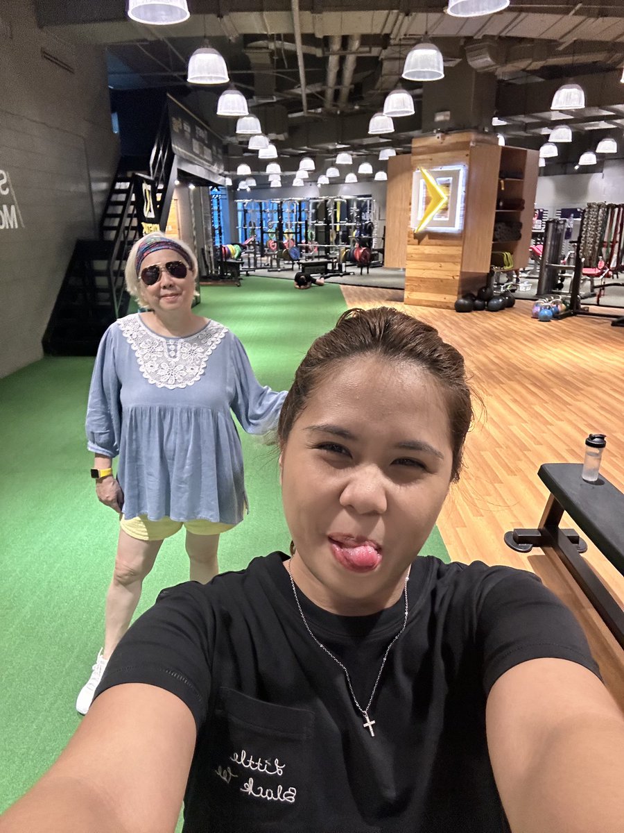 moonyeen_mj's tweet image. Oh we appreciate the gesture 
Thanks @KinetixLabPH #podiumMall for the vouchers &amp;amp;Shirts will be wearing it soon…😊 
Sunday’s cool at the gym! Just good vibes ! 
Again thanks Coaches and Staff!💕💕💕