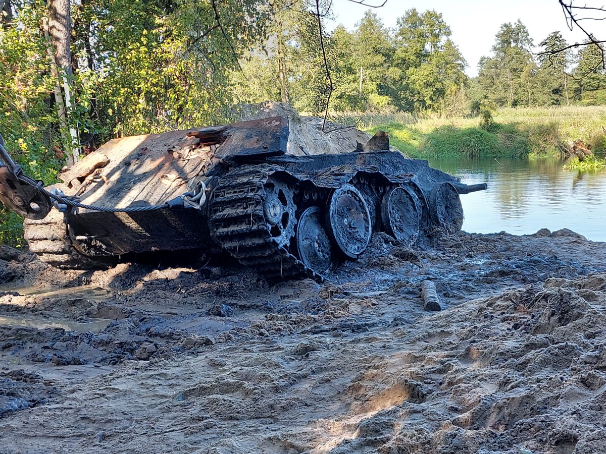 ArkadiuszMolis1's tweet photo. Good day. Even though getting pulled out of the river was a success, it is still a signal of something. It turns out there is another tank in the river! The Bergepanther was dragging an evacuated tank behind it and it may have been a...#WW2 #Tanks #History 1/3 https://t.co/mJ5JDfGIh4