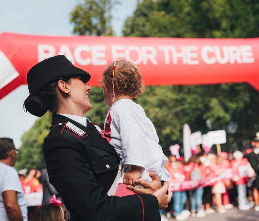 L’Arma dei #Carabinieri al fianco della ricerca, della solidarietà, della salute e della prevenzione alla “Race for the Cure” di Brescia, l’importante progetto di #komenitalia per la lotta ai #tumoridelseno #PossiamoAiutarvi #prevenzione #raceforthecure