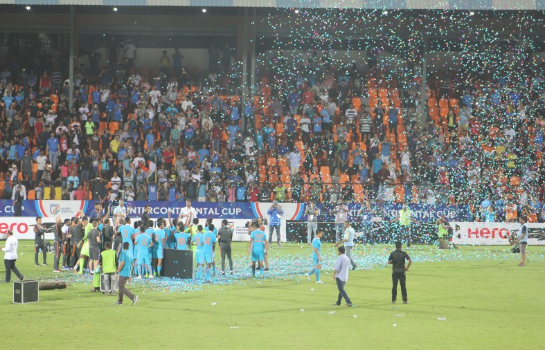 Indian football, Asian Games &amp; the fault in our stars...

<a href="/ChiranjitOjha/">Chiranjit Ojha</a> in his column #SunburntTerrace discusses the entirely avoidable disasters that turned the #BlueTigers' near-perfect run in 2023 upside down at a crucial juncture

READ: thefangarage.com/articles/20051…

#BackTheBlue