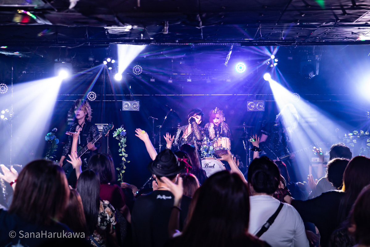 rvd_official_'s tweet photo. 【🌹セットリスト公開🌹】

9/16 池袋BlackHole

1. 拝啓狂騒の暇に微笑む女神よ
2. Dear...Pain＆Roses
3. 惡の華
4. Evolution Calling
5. Stirring with the Dagger
6. Rebirth
7. Virginity Blood
8. 女神転生

All Lyrics：I　/ All Music：遥 https://t.co/TPHzgsjXFR