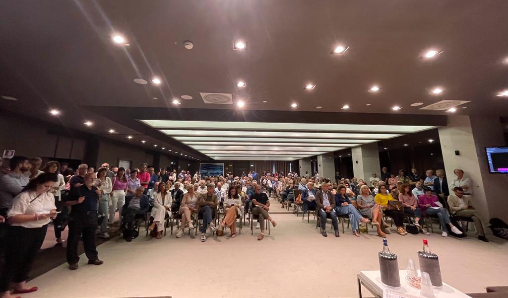 CislPuglia's tweet photo. 📌 #autonomiadifferenziata,  sintesi intervento del segretario generale #CislPuglia @CastellucciAnto alla Tavola Rotonda organizzata a Bari dal #Pd pugliese 
➡️https://t.co/gQAQYKpNHu https://t.co/Kgsvj6irgB