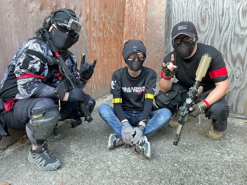 Soldier_TMK's tweet photo. 今日も今日とて #加古川CQB で
1日メディック戦なおサバゲでしたよ
激暑な中激アツな闘いでしたわ
#サバイバルゲーム
#サバゲー
#サバゲーマー
#ポケット中の赤ベロ
#MILITAC
#サバゲーマーさんと繋がりたい
#サバゲーマーと繋がりたい
#どうしたノリさん
#どうしたアイさん https://t.co/x4ZVpxmFoR