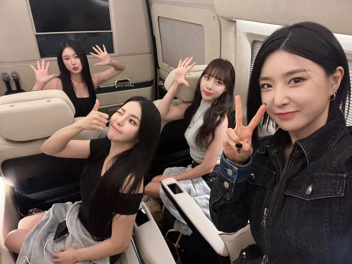 weare_bbgirls's tweet photo. [📷]
230917 솔모루 하모니 대축제
오늘도 멋지게 무대 완료!
응원 보내준 쁘이들 고마워요🫶✌️🖤

#브브걸 #BBGIRLS https://t.co/eCBmz18Rac