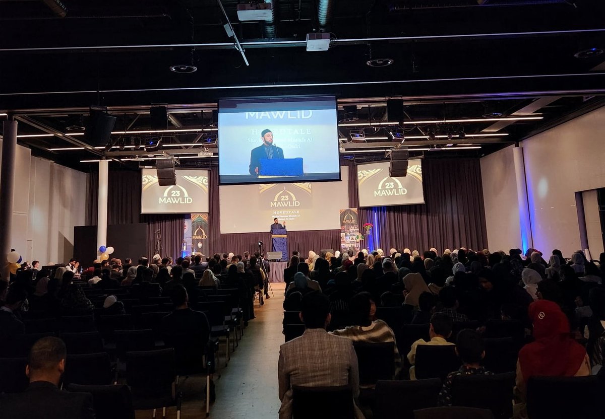 HammadQadriMQI's tweet photo. Shaykh Hammad Mustafa al-Madani al-Qadri’s enlightening speech at the Mawlid Festival in Oslo reminded us of the timeless influence of the Holy Prophet ﷺ in shaping a just, compassionate society. Let us be torchbearers of peace and unity in the modern world. #GrandMawlidTour https://t.co/xYYNDy8eSp