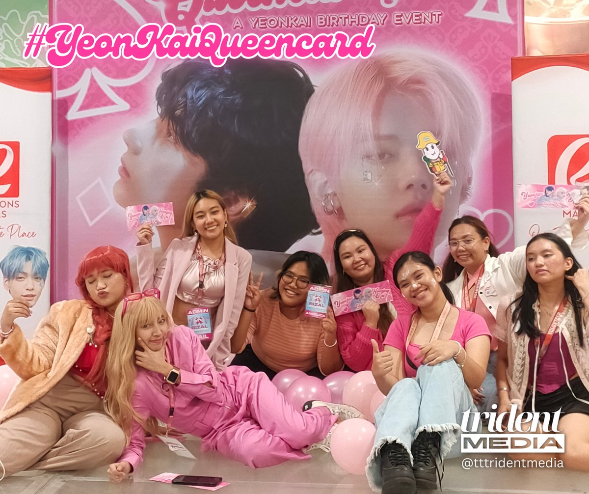 tttridentmedia's tweet photo. Celebrated TXT Yeonjun's and Hueningkai's birthdays with @TXTRizalPH at Robinson's Galleria last September 16! Everybody was pretty in pink and the games were so much fun! 

View the full #YeonKaiQueencard album at: https://t.co/F20ND5ClFk

#TXT #TOMORROW_X_TOGETHER https://t.co/YXzsZWpKTD