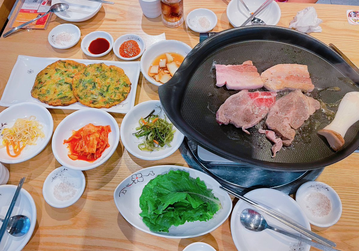 painttuanclub's tweet photo. อีทแล้วอีทอีก 🥩😋
#HiSeoul🇰🇷 https://t.co/mSs8wGYsmN