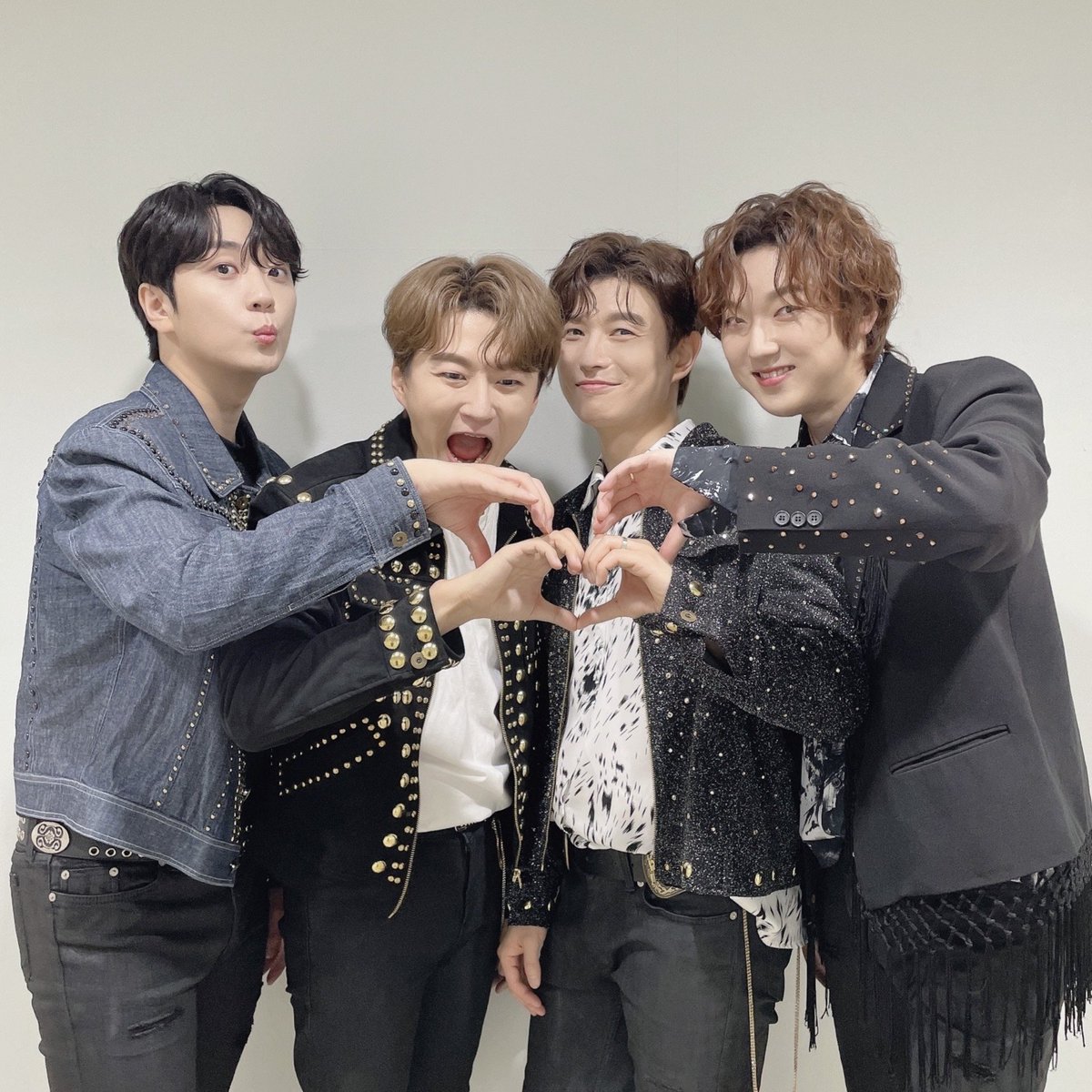 official_fore's tweet image. [#FORESTELLA_PHOTO] 📸

230917 The Light in Busan 막공 완료 ✨

끝은 새로운 시작이니까
더 라이트는 추억 속에 빛날 거야

#포레스텔라 #더라이트
#Forestella #TheLight