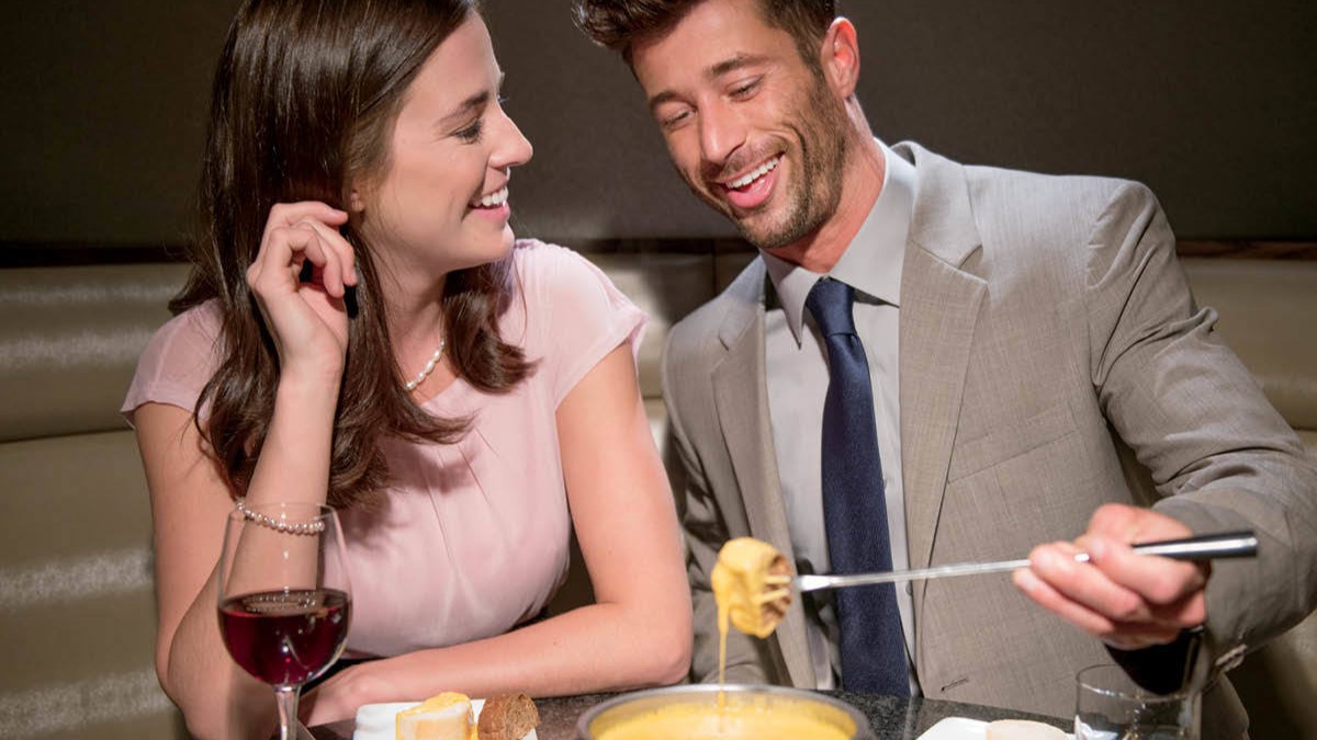 MeltingPotCleve's tweet photo. Move over diamonds, chocolate is a girl’s best friend. In honor of #WifeAppreciationDay, treat your lady to a romantic night with chocolate fondue.  #MeltingPot #Lyndhurst https://t.co/iuG7wtNkLf