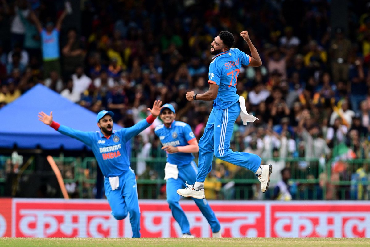 ICC's tweet photo. Magic. Mayhem. Mohammed Siraj 🤩

#AsiaCup2023 #SLvIND https://t.co/kte9v5O25s