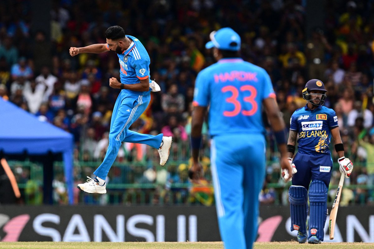 ICC's tweet photo. Magic. Mayhem. Mohammed Siraj 🤩

#AsiaCup2023 #SLvIND https://t.co/kte9v5O25s