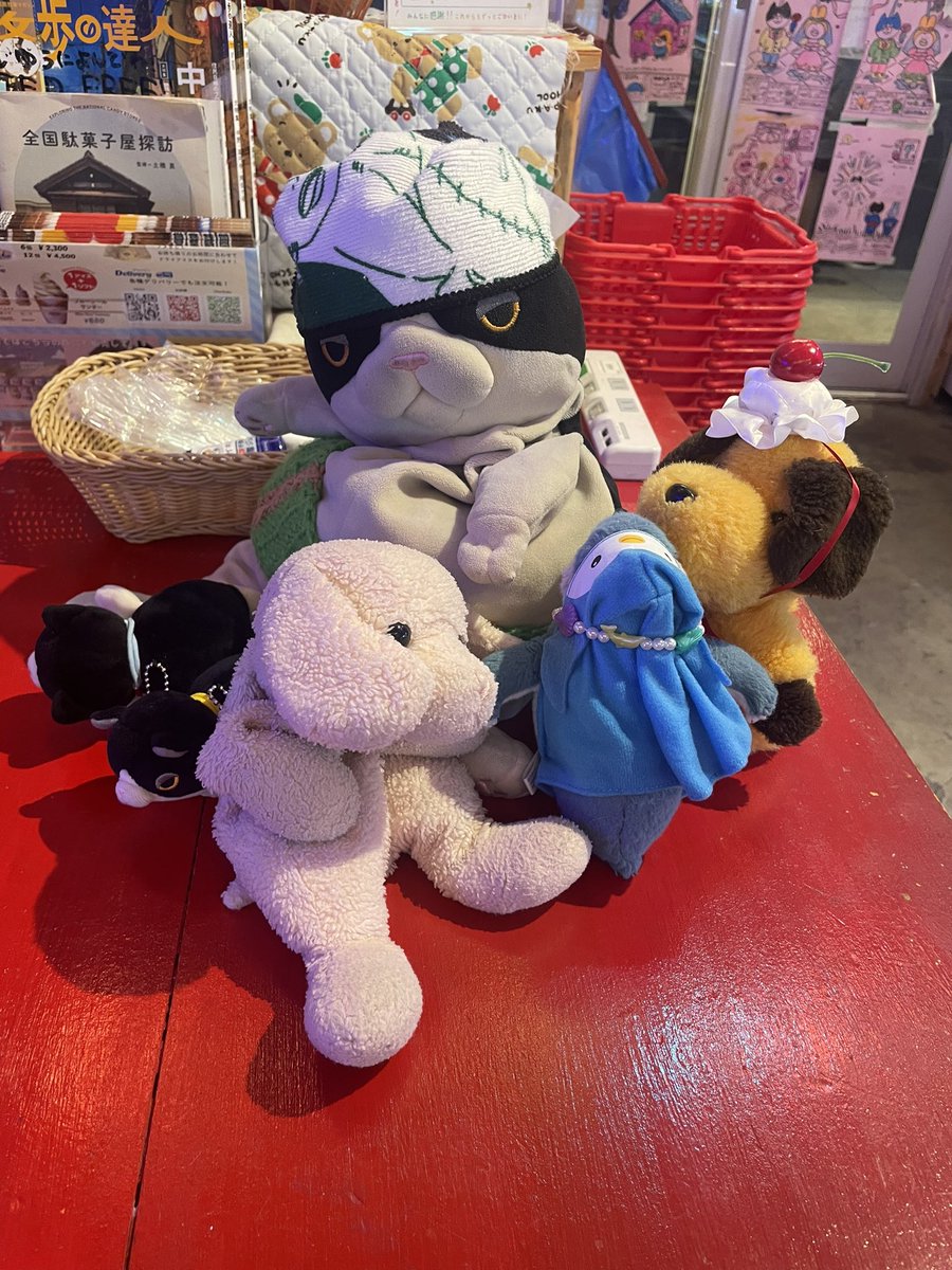 dagashinoTAKIch's tweet photo. 大大大盛況の3周年祭2日目でした❣️
みんなでできるBINGOは昼夜ハラハラドキドキで楽しかった💖😺
楽しいイベントも明日で最後💧💧
是非一緒に楽しみましょー❇️🧜‍♀️❇️

#駄菓子乃瀧ちゃん3周年祭 https://t.co/S7Hd5DGYY8
