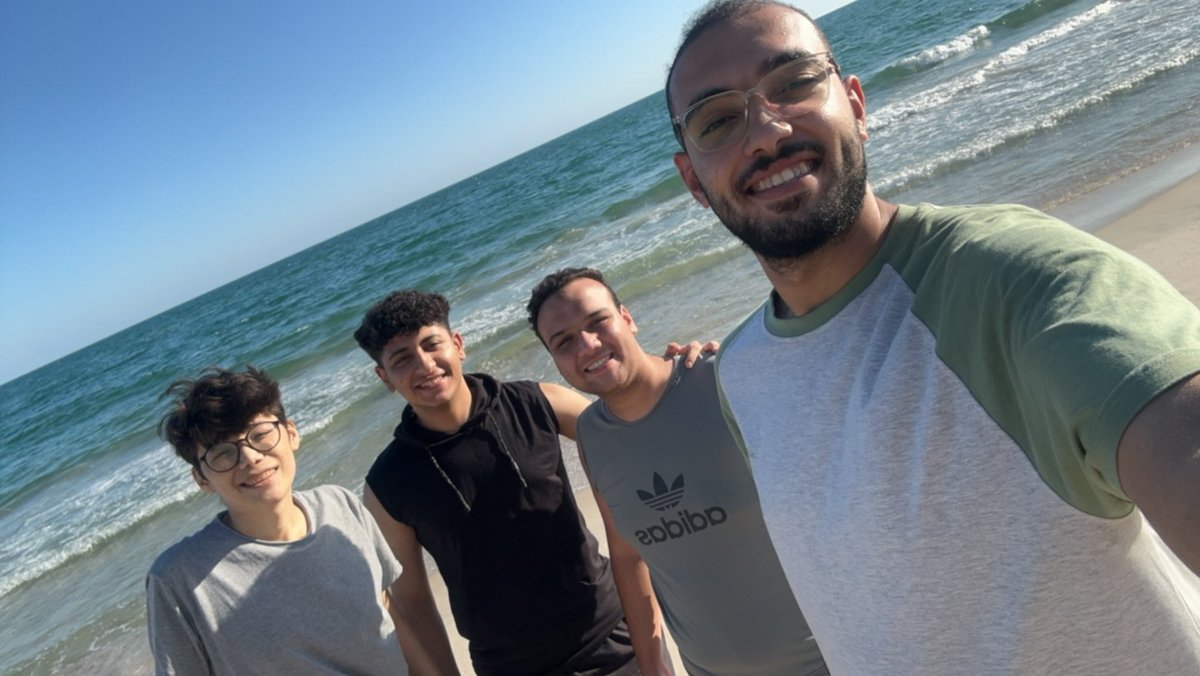 Blade tweet media