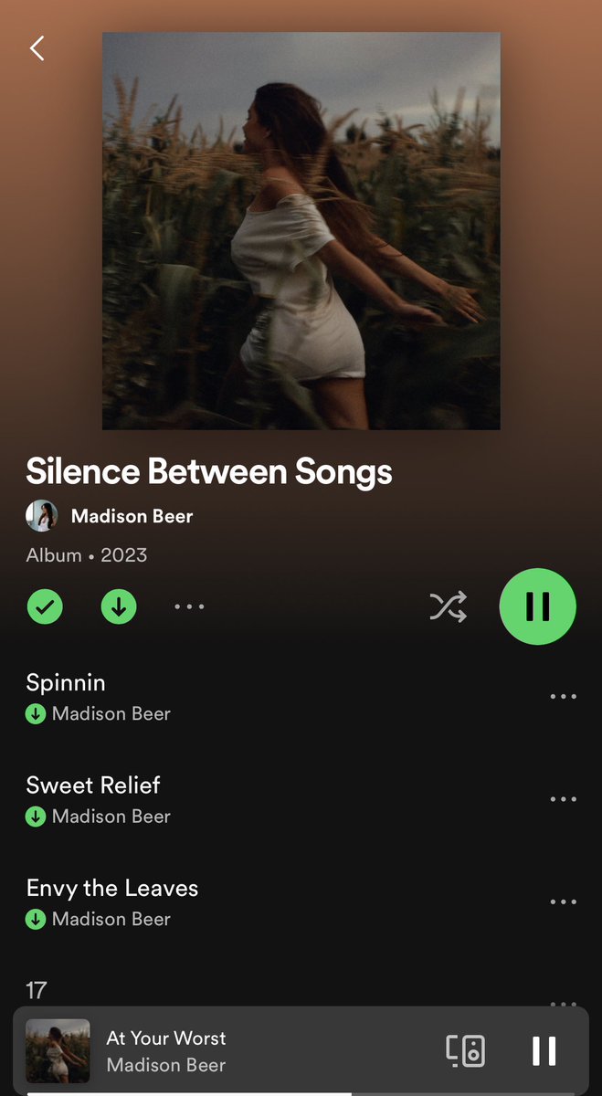 xkeepbreathin's tweet photo. @madisonbeerhq #silencebetweensongs 🌾🤍 https://t.co/nBJJsIErRI