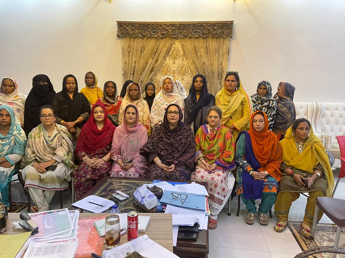 On the directions of chairman @BBhuttoZardari & Addi @Faryaltalpurpk tdy Womens wing Sindh convention & meeting  was held at #umerkot for the upcoming elections strategy. 
 #WomenInPolitics #ElectionStrategy 🗳️
🗳️🇵🇰 #EmpowerWomen #PakElections 🇱🇾