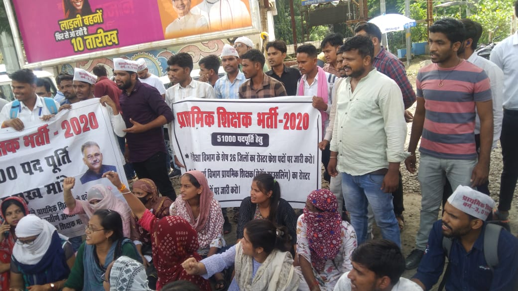 #शिवराज_सरकार_DED_को_न्याय_दो
सुप्रीम कोर्ट के फैसले के बाद KVS PRT के साथ अन्य सभी राज्यों से BEd प्राथमिक शिक्षक भर्ती से बाहर 
अब मध्यप्रदेश शिक्षक भर्ती से BEd को बाहर कर सर्वोच्च न्यायालय के फैसले का  सम्मान करें 
<a href="/ChouhanShivraj/">Shivraj Singh Chouhan</a> 
<a href="/Indersinghsjp/">इन्दरसिंह परमार</a> 
<a href="/schooledump/">School Education Department, MP</a> 
<a href="/WelfareTribal/">Tribal Welfare Department, MP</a>