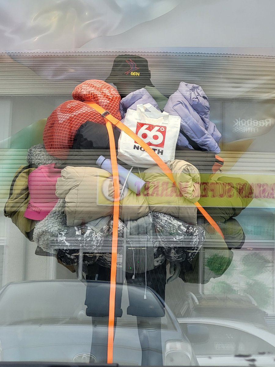 Ég í búðinni þegar ég gleymi poka