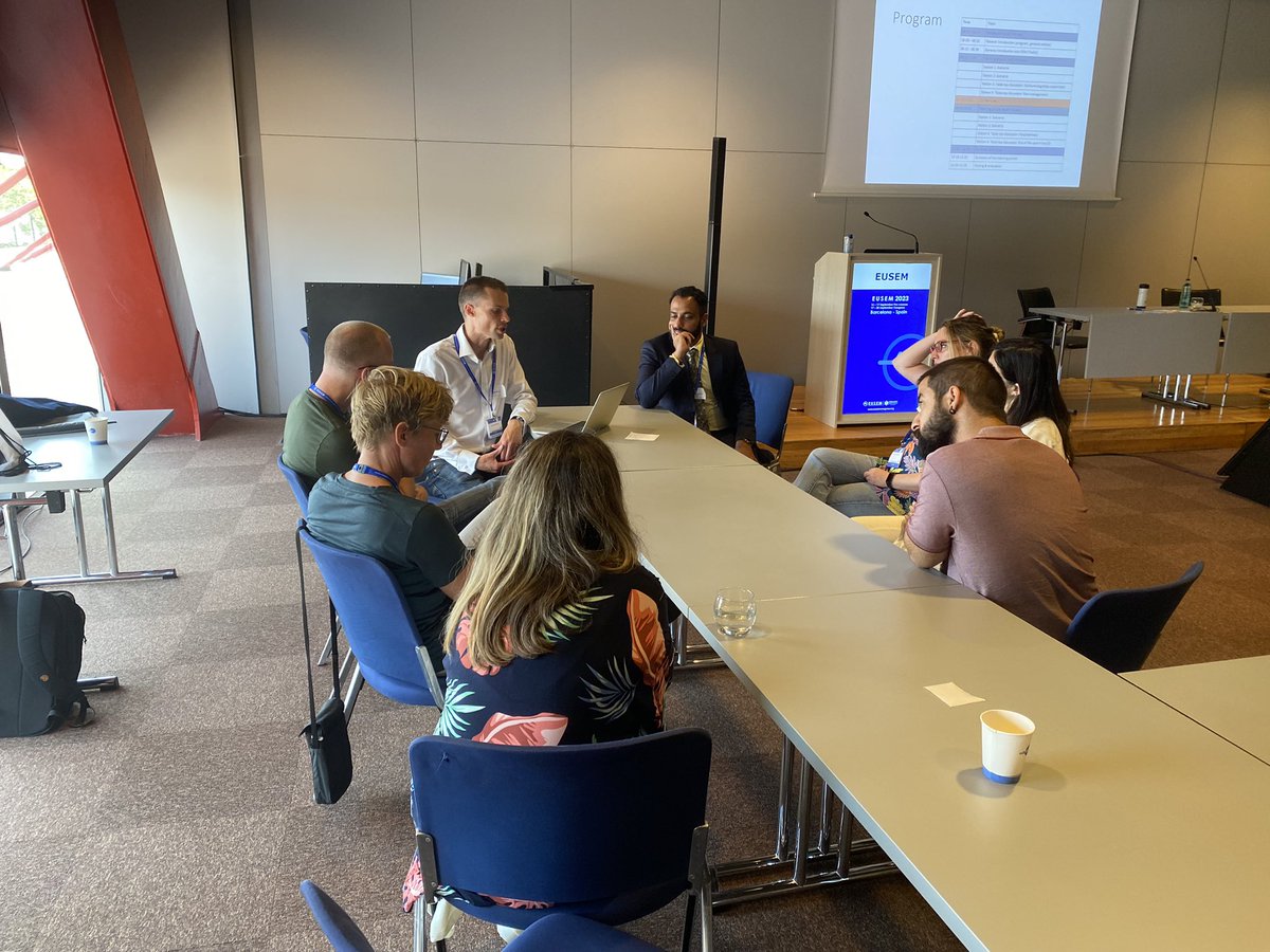 ainzmitchell's tweet photo. Lots of frail older adults are being cared for very well by all candidates on the Geriatric Emergency Medicine precourse @EUSEM @GeriEMEurope #EUSEM2023 https://t.co/ICvHjkyVZs