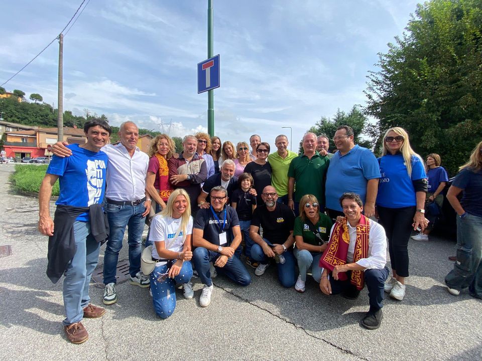 Lega_Senato's tweet photo. Gruppo #LegaSenato a #Pontida23 https://t.co/zYS83zghdm