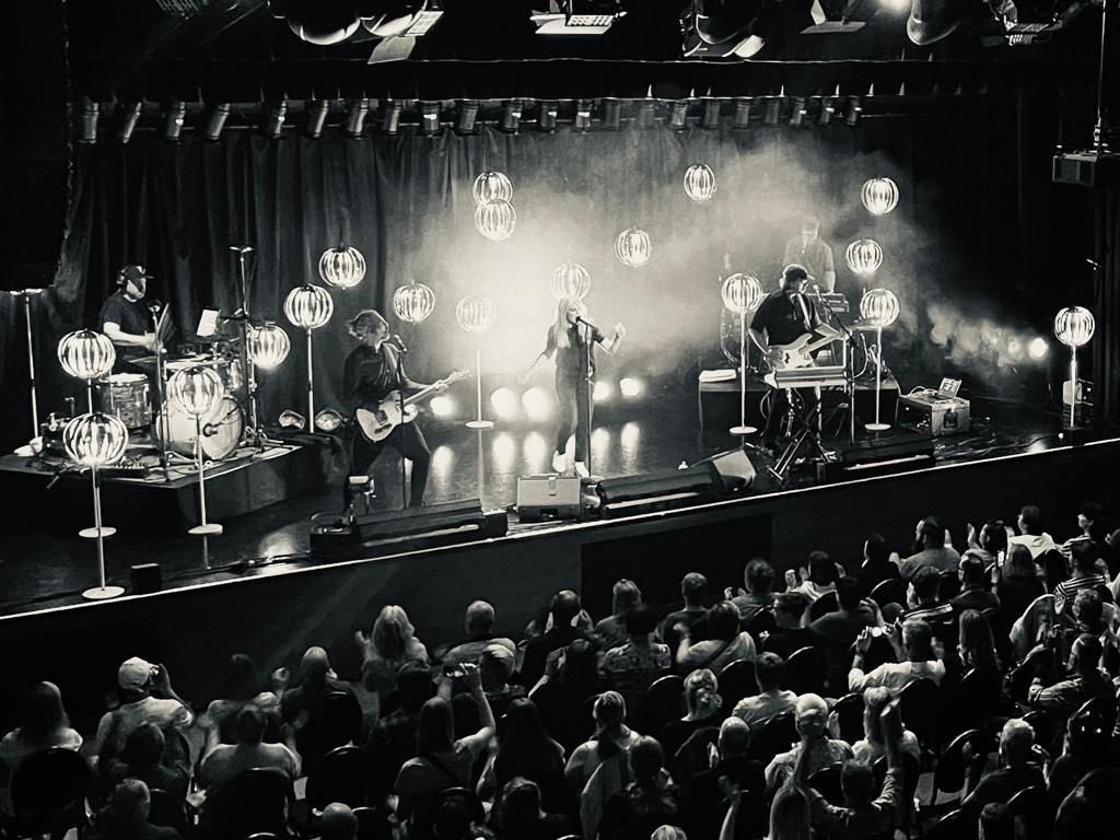 #LEIPZIG! 😍♥️ Ich bin so dankbar für das wundervolle #Konzert gestern in Leipzig, es war einfach so schön und es hat mich so gefreut euch alle zu sehen 💋 Heute geht es weiter nach Bad Elster in das „König Albert Theater“! 🤗