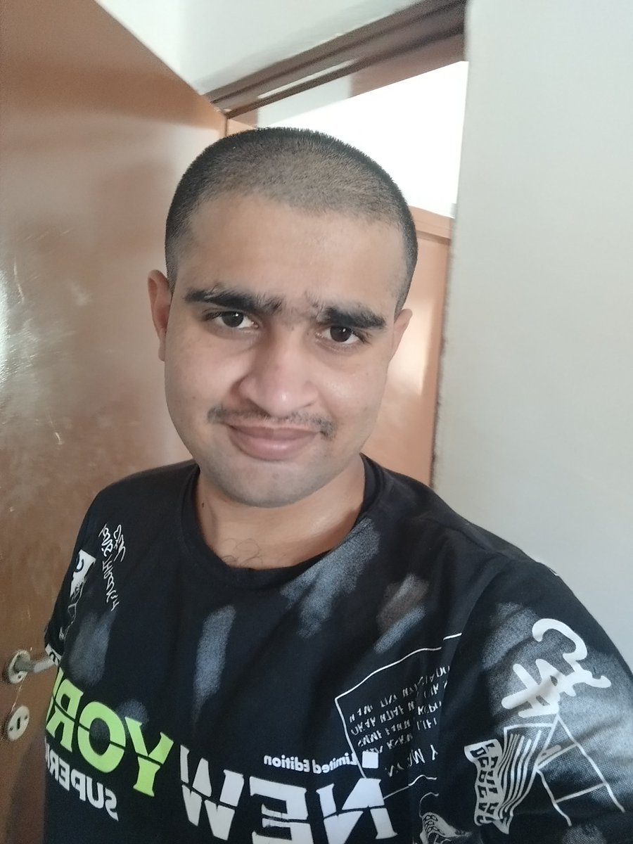 AzmatAli8039's tweet photo. Azmat Ali Mughal #gangłysego #MissUniversePakistan #pardayseegr #mughalgr #youtubegr https://t.co/ou1krXUg97