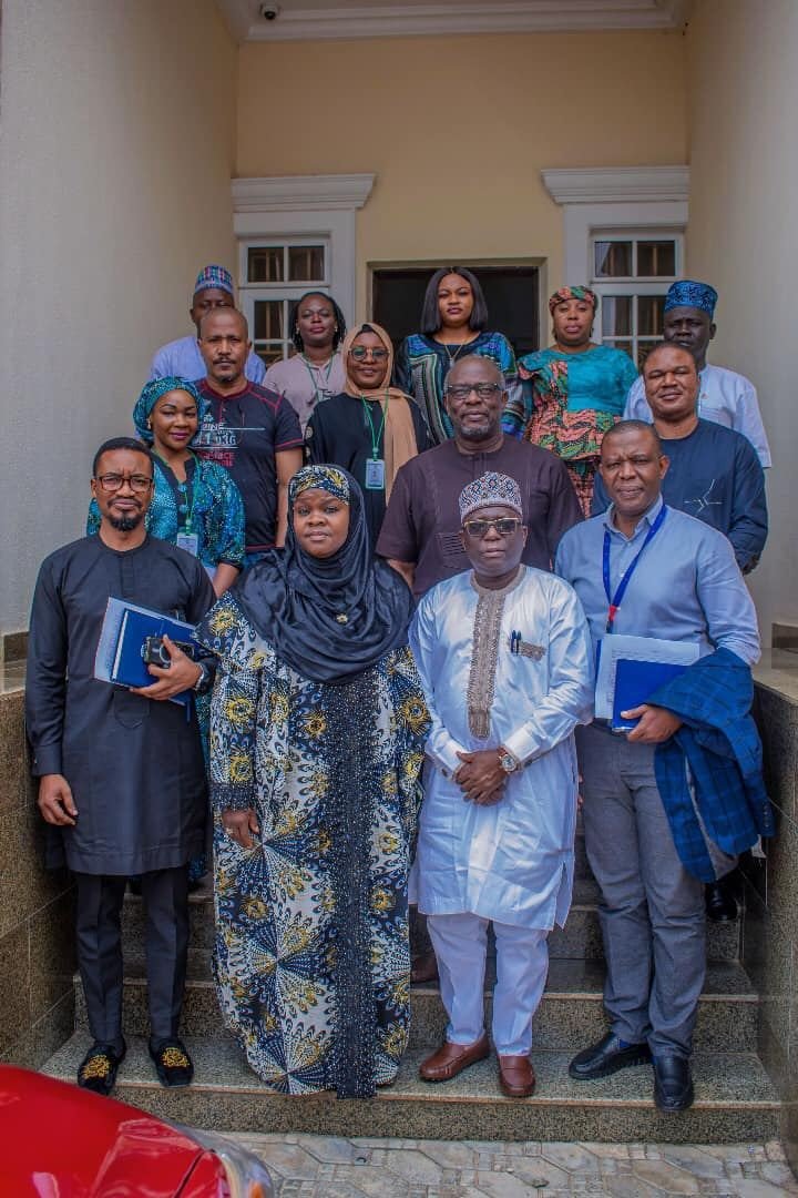 Climategovng's tweet photo. During the week, the DG of the NCCC and his team met with the ILO, UNIDO and UNDP to develop the Just Transition Guidelines for Nigeria. According to the UNFCCC article 3 of the convention, the NCCC must ensure climate change policies positively impact the National workforce. https://t.co/lGzZjF6tW1