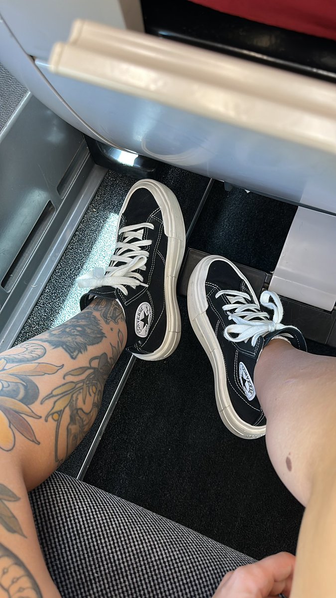 GiveitToVi's tweet photo. J’adore mes nouvelles plateformes 😍
elles m’ont coutée 70€, je met l’information là tu en fais ce que tu veux… #basket #moneyslave #findom https://t.co/4TEHFHCavj