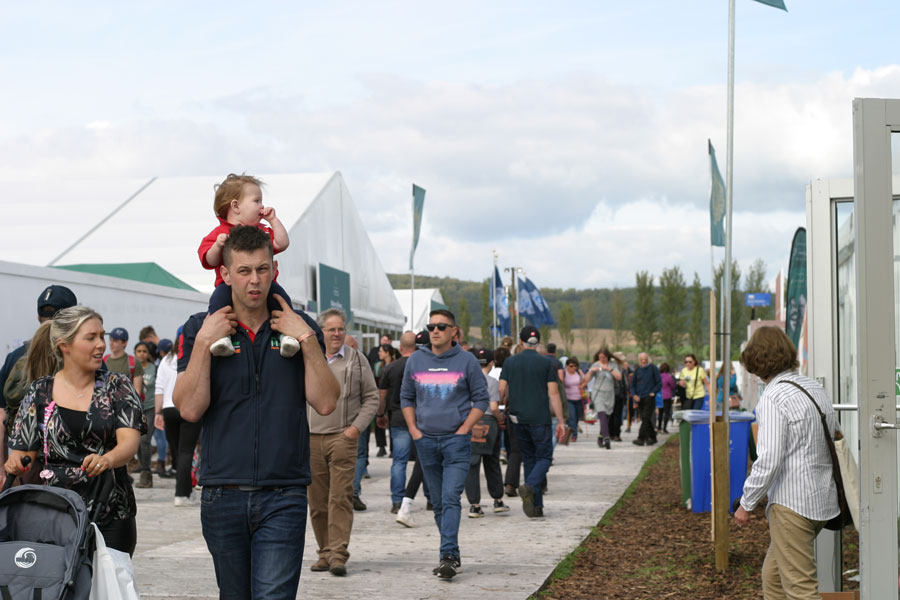 creativeirl's tweet photo. Get ready for an epic time at #Ploughing2023! 🚜
Entertainment from @mus_gen, @ScreenIreland @sportireland +more!
VR + AR experiences, the #WallOfWool challenge and the League of Nations centenary exhibition await.
#GovPloughing23 @NPAIE @school_wool
https://t.co/ujt8tKUJWC https://t.co/uVNK1cxeP8