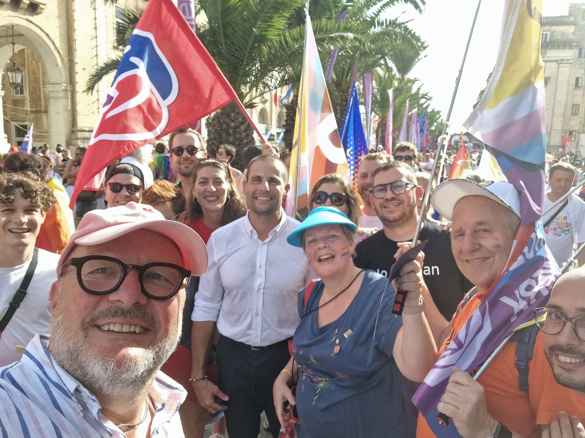 boutsusa's tweet photo. Op Malta met @RainbowRose_PES ivm @europride2023.  Conferenties, Forum in Maltees parlement, PrideMarch!
🏳️‍🌈🏳‍⚧
Met ministerpresident van Malta @RobertAbela_MT en vicevoorzitter Europees Parlement ❤️ @MarcAngel_lu! ❤️
#EuroPride #Malta #lhbti #LGBTIQRights #PES #RainbowRose🌈🌹 https://t.co/YLfuxf3r41
