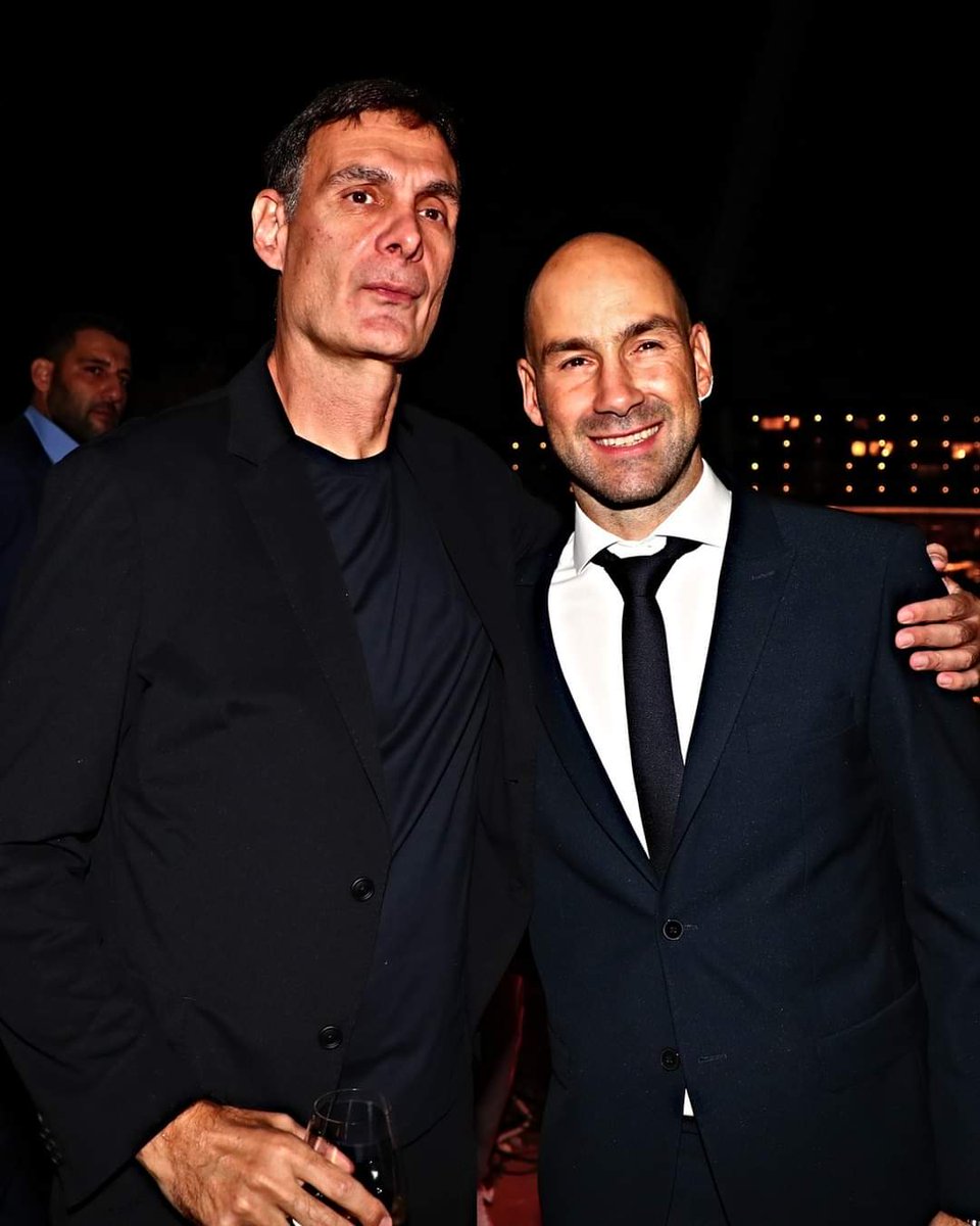 redlabel1987's tweet photo. Ο Βασίλης Σπανούλης άλλαξε το του της ιστορίας γτ ήταν ανάμεσα στους τολμηρούς! Σήμερα του αξίζει να γνωρίσει όση δόξα έζησε μαζεμένη σε ένα βράδυ από φίλους και θαυμαστές εντός και εκτός παρκέ γι'αυτό θα είμαστε όλοι εκεί...
#OlympiacosBC
#Spanoulis #kill_bill https://t.co/ki1kehIKP9