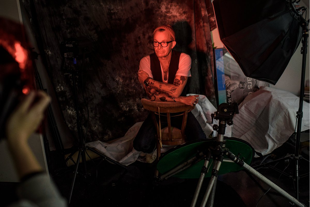 PRESSELOGEN (@presselogen) on Twitter photo "Jeg har erkendt mine fejl. Jeg er blevet trukket baglæns gennem samtlige af københavns kloakker"
Berømt krigsfotograf Jan Grarup forklarer sig i Presselogen. Se med på Play tinyurl.com/TV-2-Play <a href="/metteoestergard/">Mette Østergaard</a> <a href="/MBrgger/">Mads Brügger</a> <a href="/jangrarup/">jan grarup</a> "Jeg har erkendt mine fejl. Jeg er blevet trukket baglæns gennem samtlige af københavns kloakker"
Berømt krigsfotograf Jan Grarup forklarer sig i Presselogen. Se med på Play tinyurl.com/TV-2-Play <a href="/metteoestergard/">Mette Østergaard</a> <a href="/MBrgger/">Mads Brügger</a> <a href="/jangrarup/">jan grarup</a>