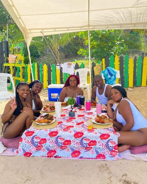 Emperor2c's tweet photo. Family is Everything
What are your thoughts?
#mohbad #BBNaijaAlIStars https://t.co/qWlCAfqHKP