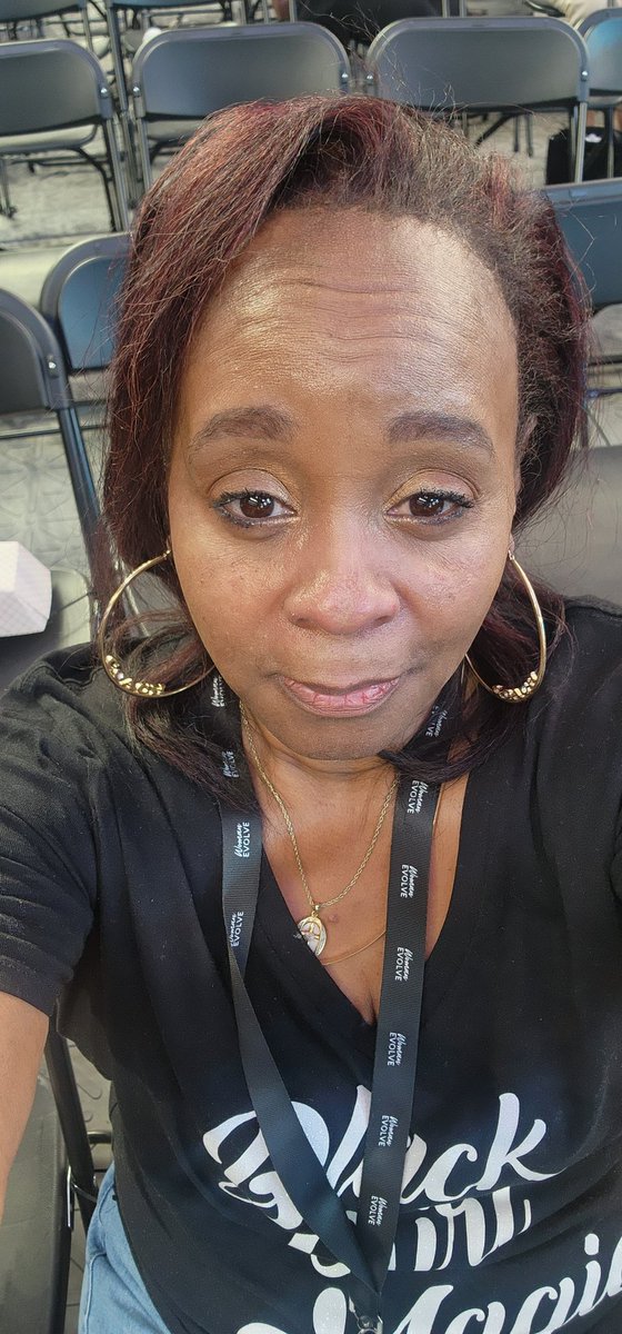IF YOU MISSED IT, don't let it happen again! 40,000 women in one place on one accord, inviting God into their business! THANK YOU @SJakesRoberts !!!!!! Oh & your husband left me looking like this. Like I didn't wear makeup.  Lol #WomanEvolve23 #BringItOnHome