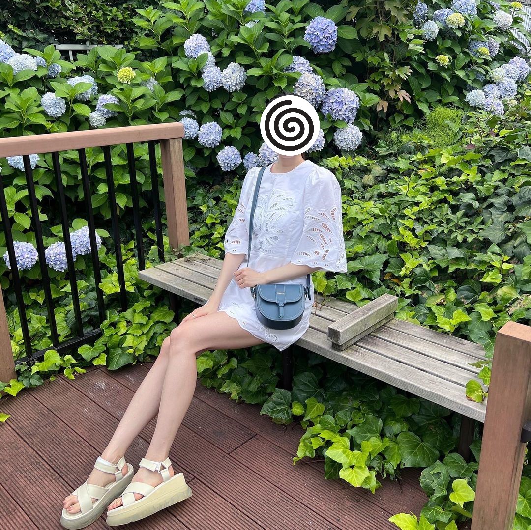 결혼준비 하느라 현생 너무 바빳네요^^ #커플만남 하실 훈훈한 커플 있나요?? 저희는 성향은 없고 그냥 다른 커플과 같이 사귄다는 느낌의 지속적 관계를 갖고 싶어요~~
마음 맞으면 5단계까지 가능해요. 성병검사 모두 오케이인 분들만!!