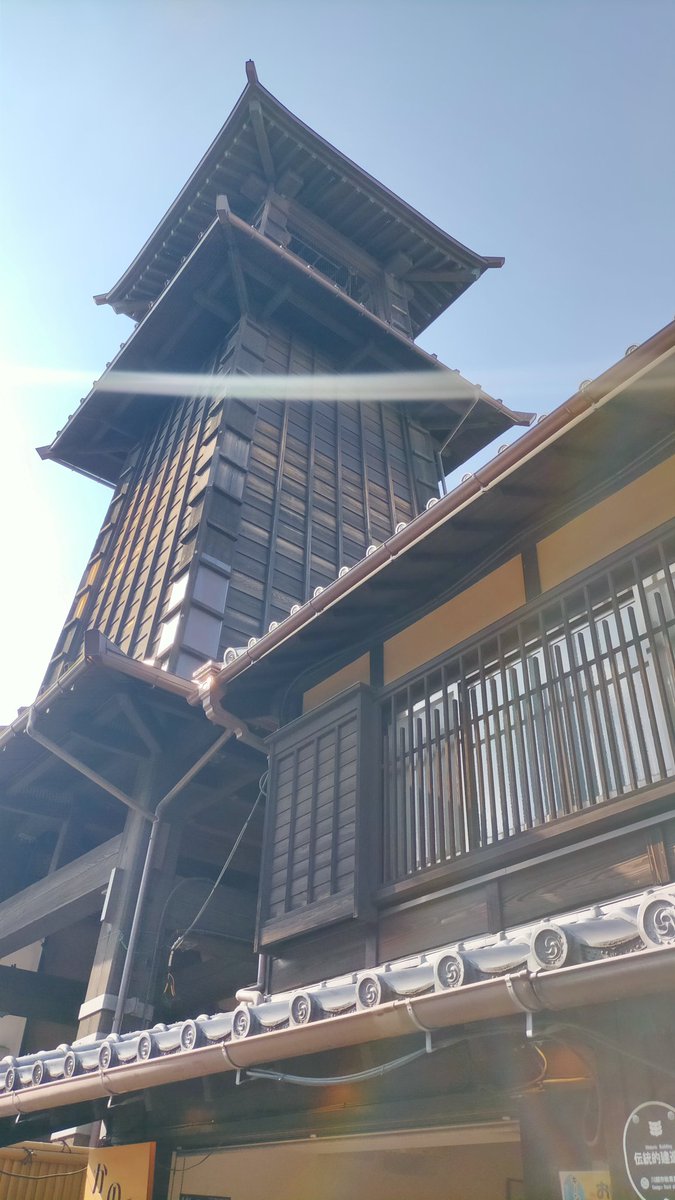 toakari0710's tweet photo. 川越で時の鐘、普通に撮影したんだけど、なんだこれ。
線みたいなやつが写りこんでる。
#川越 #時の鐘 https://t.co/KbrwoEyJ0n