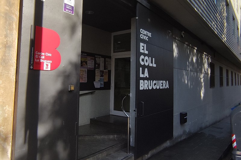CcivicsBCN's tweet photo. ⚡ #CONVOCATÒRIA ⚡
🤖 El #CCElColl busca propostes artístiques que investiguin al voltant de la intel·ligència artificial per l'exposició col·lectiva "L'ànima de les màquines: interrogar la IA des de les arts", en el marc del cicle #CollFantasy. 👉 https://t.co/WrqAZFMwM2 https://t.co/BiCcChyVRB