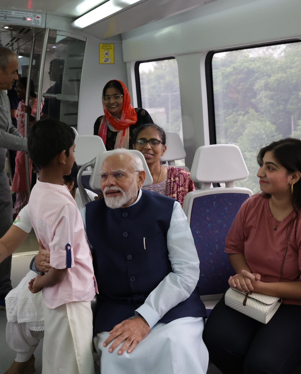 narendramodi's tweet photo. A memorable Metro journey to Dwarka and back, made even more special by the amazing co-passengers from different walks of life. https://t.co/Q86f4YPNVL