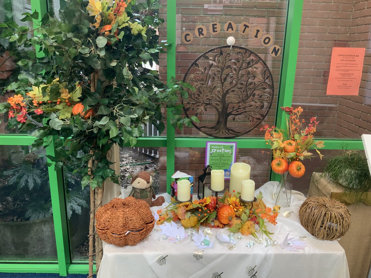 edmundrice_eng's tweet photo. Wonderful to see the @RunnymedeStEd community so engaged with #SeasonOfCreation #BuildingAChristianCommunity, #PromotingTheSpiritual #LaudatoSi @_erebb https://t.co/NgS2l2udKH