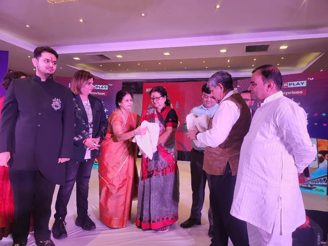 मा० महापौर जी द्वारा एक नए प्रतिष्ठान के शुभारंभ समारोह में मुख्य अतिथि के तौर पर रहकर अपनी शुभकामनाएं प्रेषित की गई।
#कानपुर

<a href="/mayorkanpur/">Pramila Pandey ( मोदी का परिवार)</a> @NagarVikasUP <a href="/DMKanpur/">DM Kanpur Nagar</a> <a href="/ChiefSecyUP/">S.P. Goyal, Chief Secretary, GoUP</a> <a href="/CMOfficeUP/">CM Office, GoUP</a> <a href="/MoHUA_India/">Ministry of Housing and Urban Affairs</a>