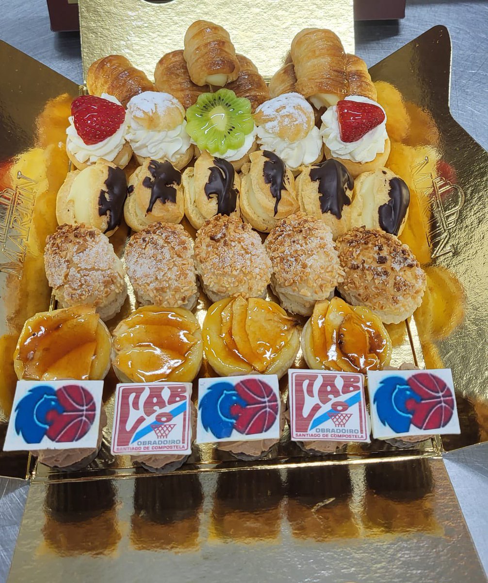 Todo preparado para la gran final de la <a href="/37CopaGalicia/">XXXVII Copa Galicia de Baloncesto</a> <a href="/FGB_Baloncesto/">FGB</a> entre el <a href="/CBBreogan/">Río Breogán</a> y <a href="/OBRADOIROCAB/">MONBUS OBRADOIRO</a> 
Que gane el mejor! Y que ese sea el breogán! #forzabreo #reydecopa #enchamosopazo #reposteria #obradorartesano