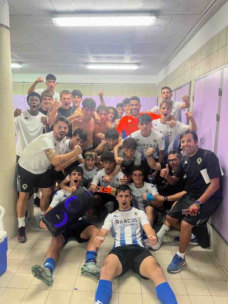 HerculesFutura's tweet photo. #CanteraHCF 

Hércules Juvenil A 1️⃣➖0️⃣ CF San José
⚽️ Guti

💙 #MachoHércules 🤍 https://t.co/8G2MeaHFg3