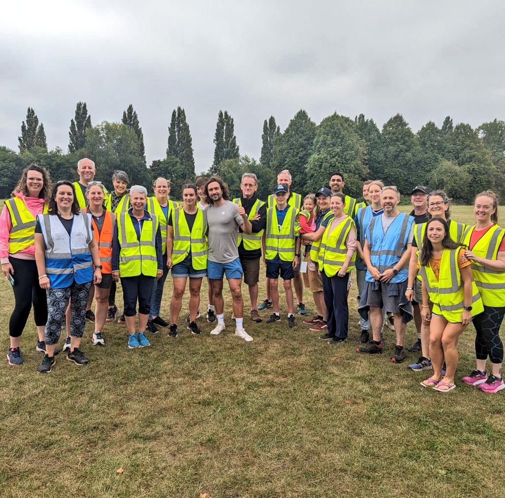 runwritekirsty's tweet image. Thanks so much @thebodycoach for bringing your family along to @Lalehamjpr and shining a light on the joy that is juniors ♥️

Free, weekly, fun way to move about with your family EVERY week. And with 400+ in the UK, there'll be one near you 🫵

Come see us again soon Joe! 😊